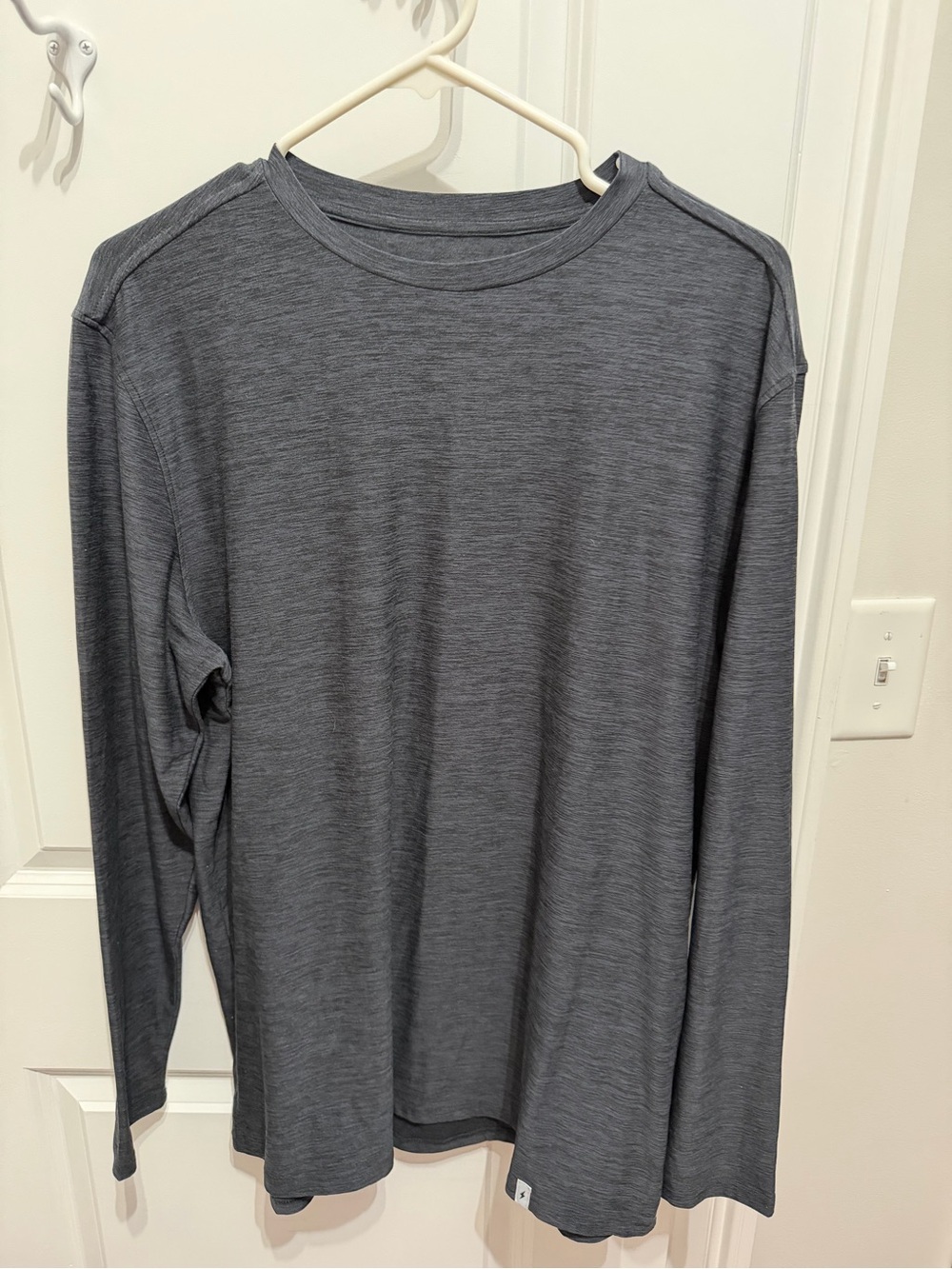 Bruce Bolt Men's Long-Sleeve Crew Neck Shirt - Dark Gray
